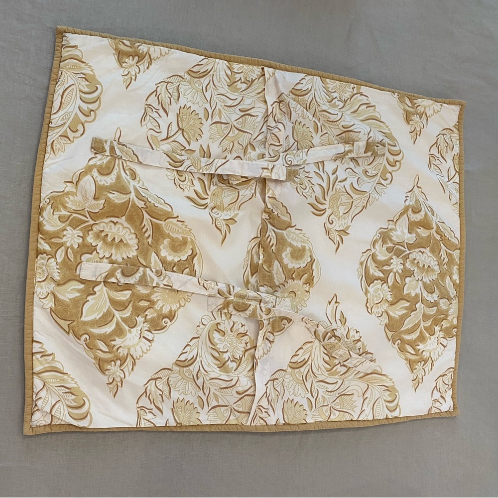 Pottery Barn Standard Quilted Pillow Shams - Picture 3 of 11